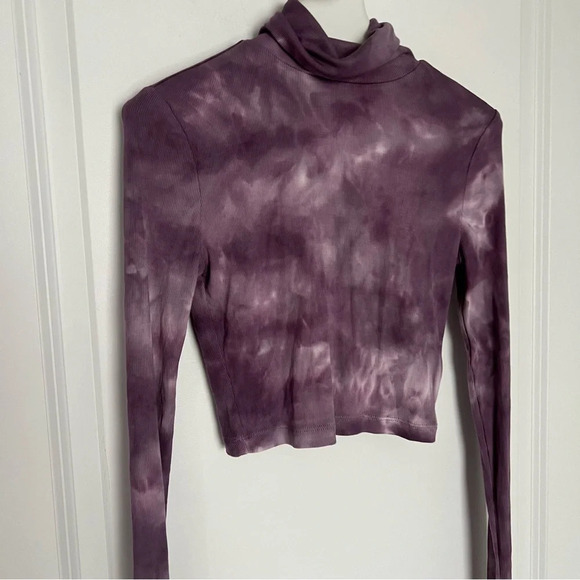 Sunday Best
Freshman Cropped Turtleneck size XS - Picture 5 of 10